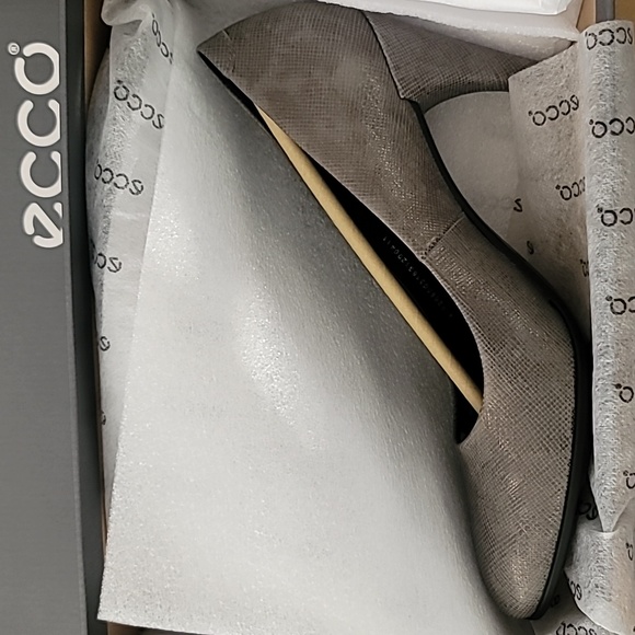 NIB Ecco Shape 75 Sleek Heels, Size 41 (10-10.5), Color Warm Grey - Picture 15 of 16